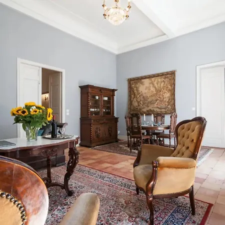 La Barbes Apartment